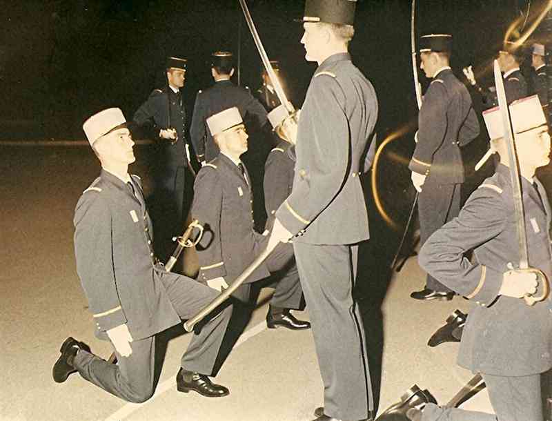 09_47571r (Medium).jpg